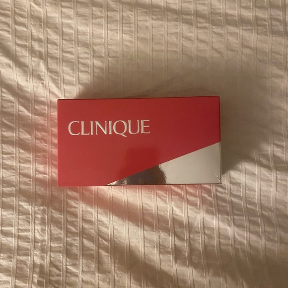 CLINIQUE Pansy Pop Blush and Sweet Pop Lip - Picture 2 of 6